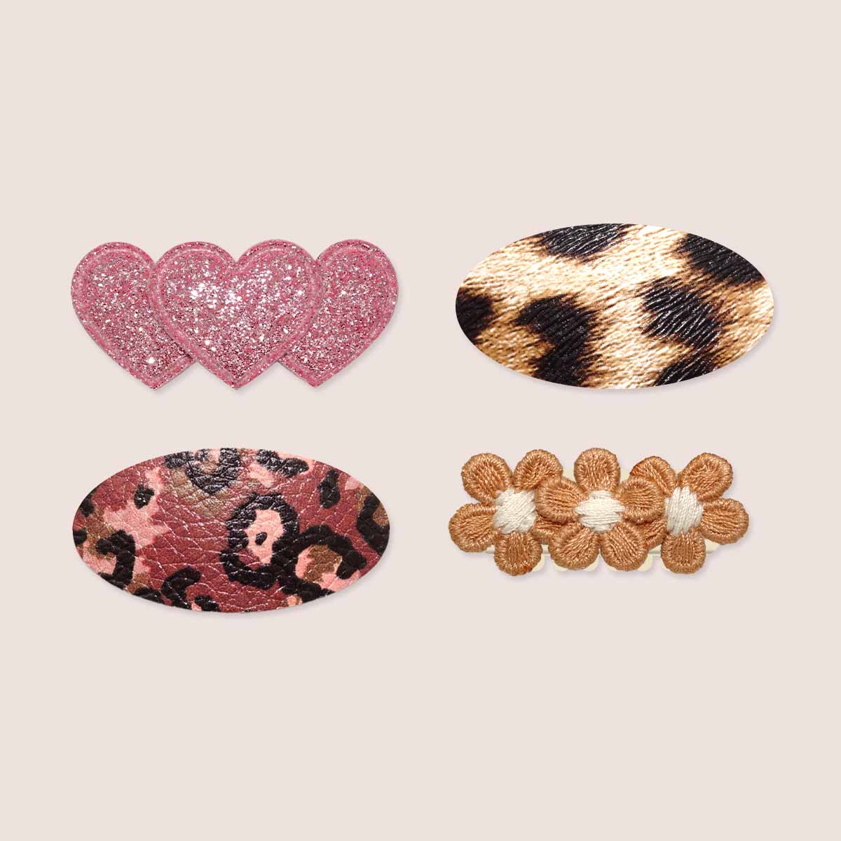 Babyspeldjes Lief Luipaardje set met luipaardprint, roze glitterhartjes en bruine teddy bloemetjes